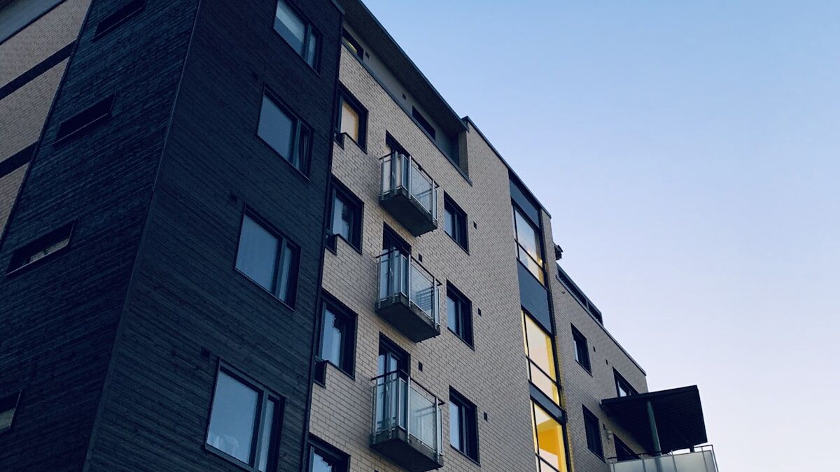 Résidence principale ou investissement locatif : que faire en premier dans le neuf ?